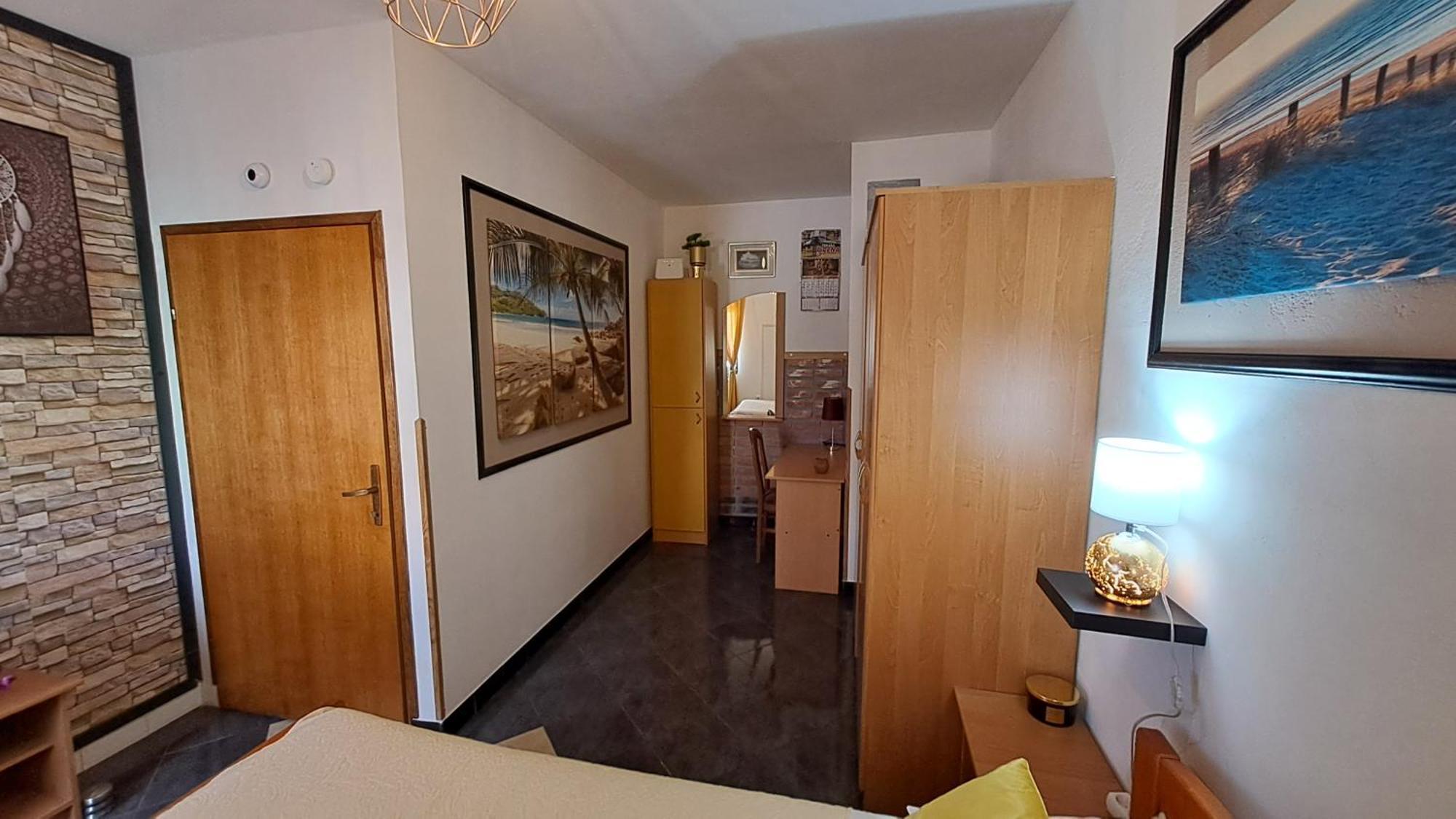 Red Gold Apartment Pula Ngoại thất bức ảnh