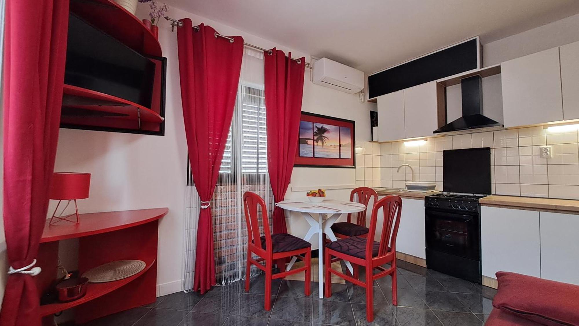 Red Gold Apartment Pula Ngoại thất bức ảnh