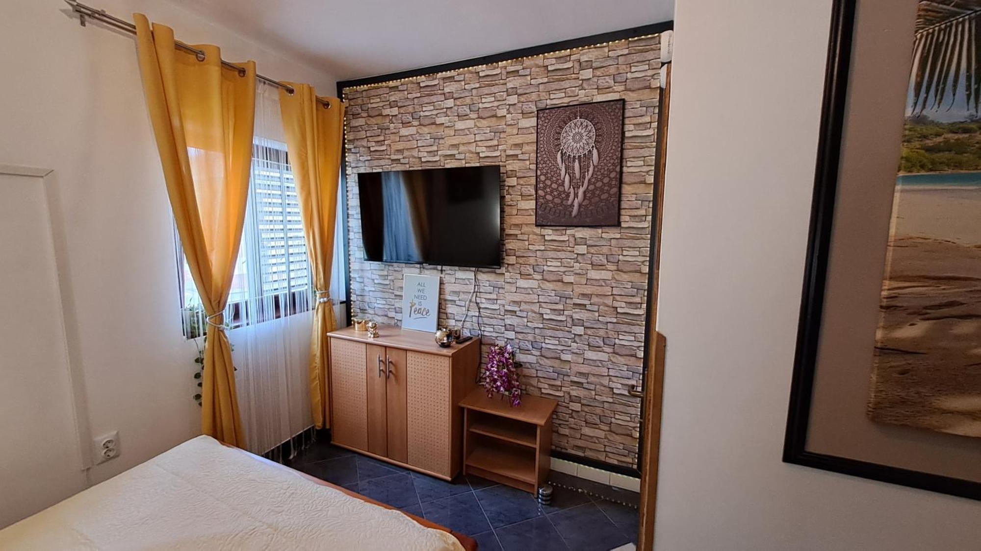 Red Gold Apartment Pula Ngoại thất bức ảnh
